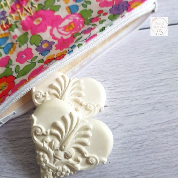 zoom pochette Betsy maman